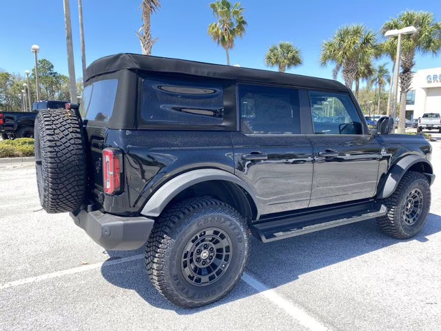 2025 Shadow Black Ford Bronco Outer Banks 4X4 Convertible