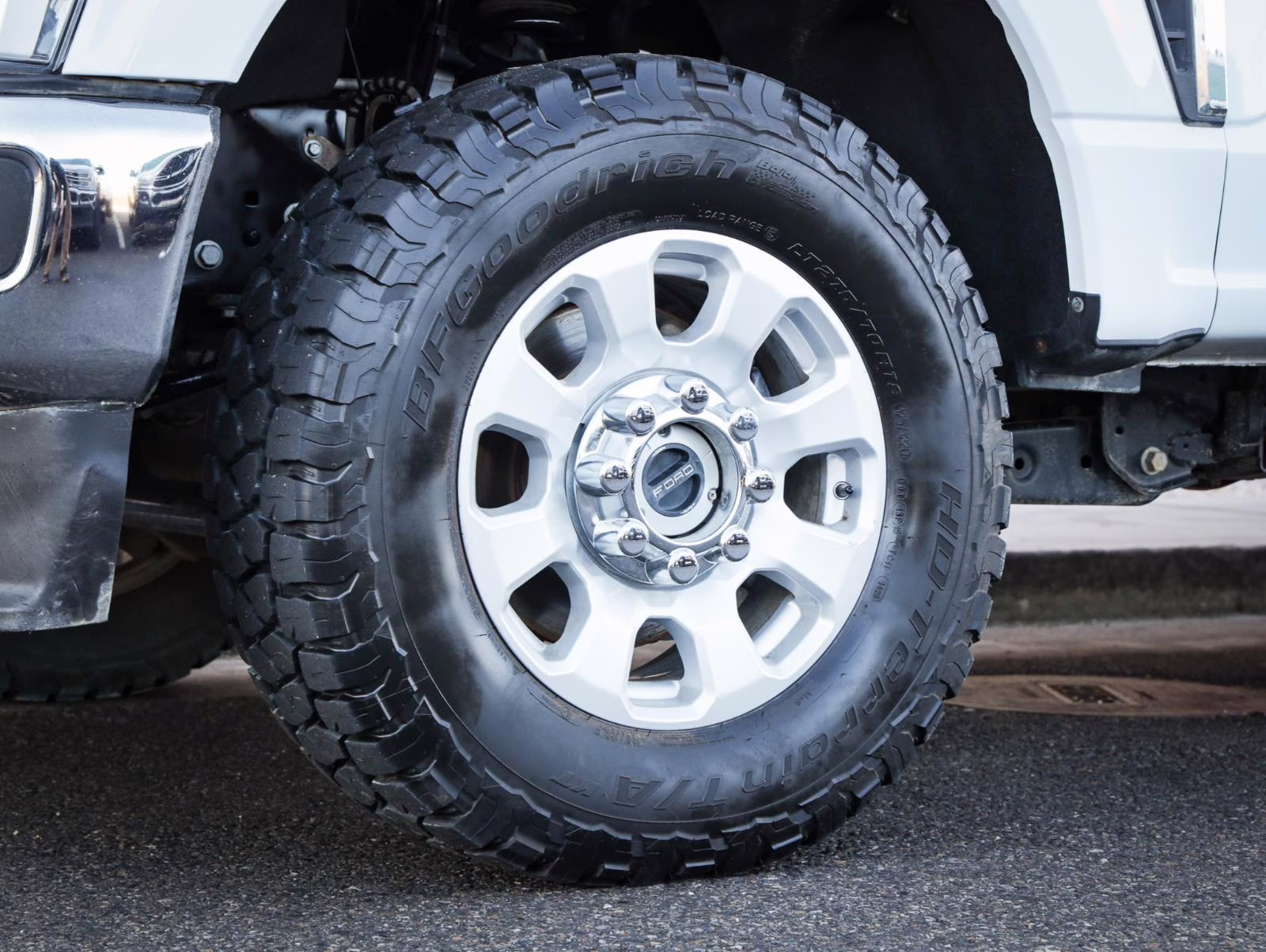 2024 Oxford White Ford Super Duty F-250 SRW XLT 4X4 Truck