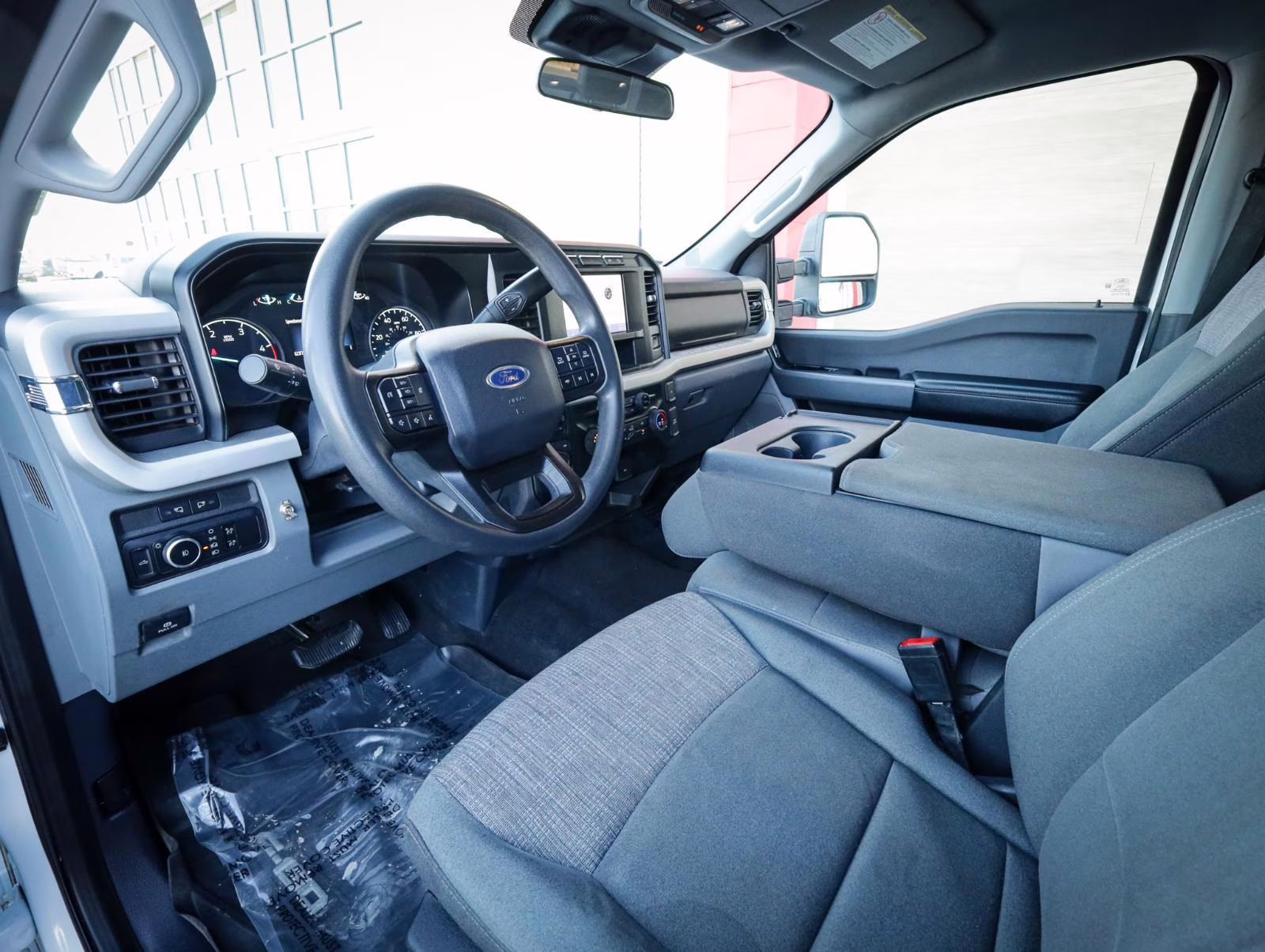2024 Oxford White Ford Super Duty F-250 SRW XLT 4X4 Truck