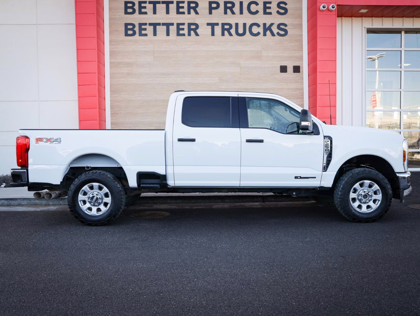 2024 Oxford White Ford Super Duty F-250 SRW XLT 4X4 Truck