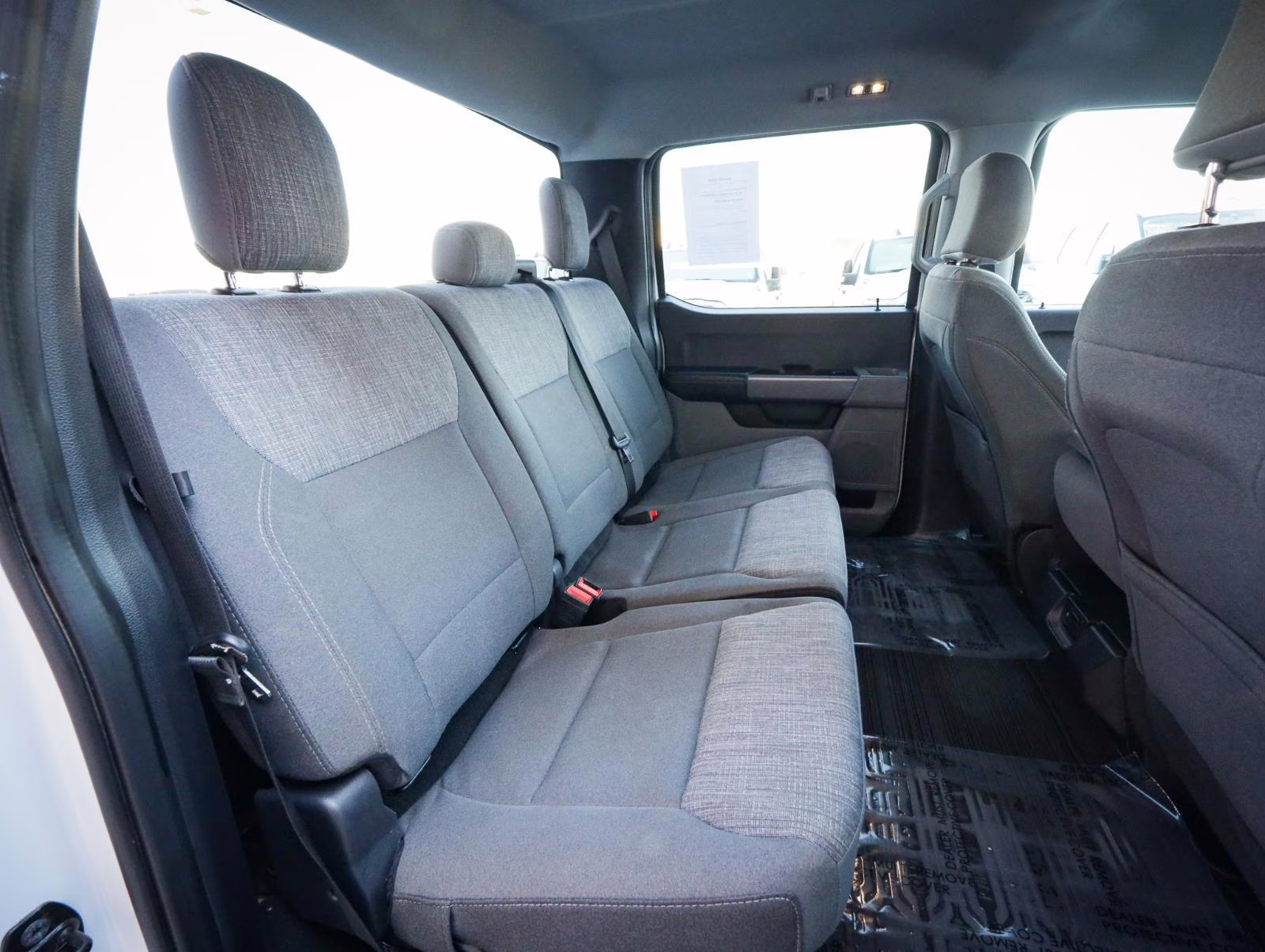2024 Oxford White Ford Super Duty F-250 SRW XLT 4X4 Truck