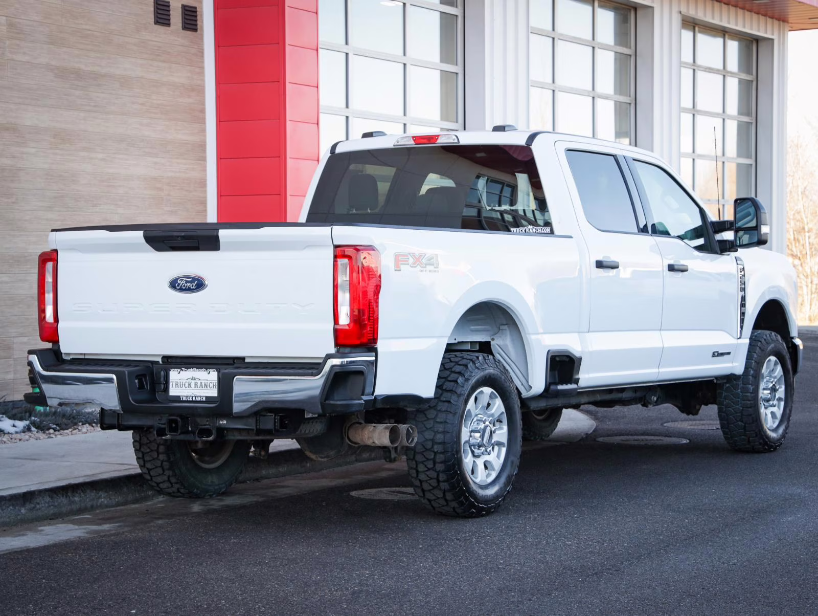 2024 Oxford White Ford Super Duty F-250 SRW XLT 4X4 Truck