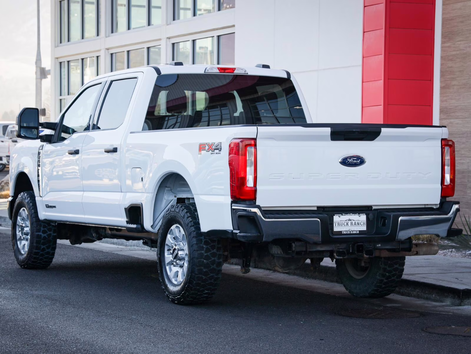 2024 Oxford White Ford Super Duty F-250 SRW XLT 4X4 Truck