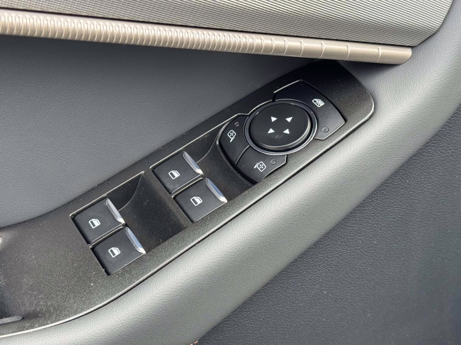 2026 Agate Black Metallic Ford Explorer Active w/100A Pkg 4WD 4X4 SUV