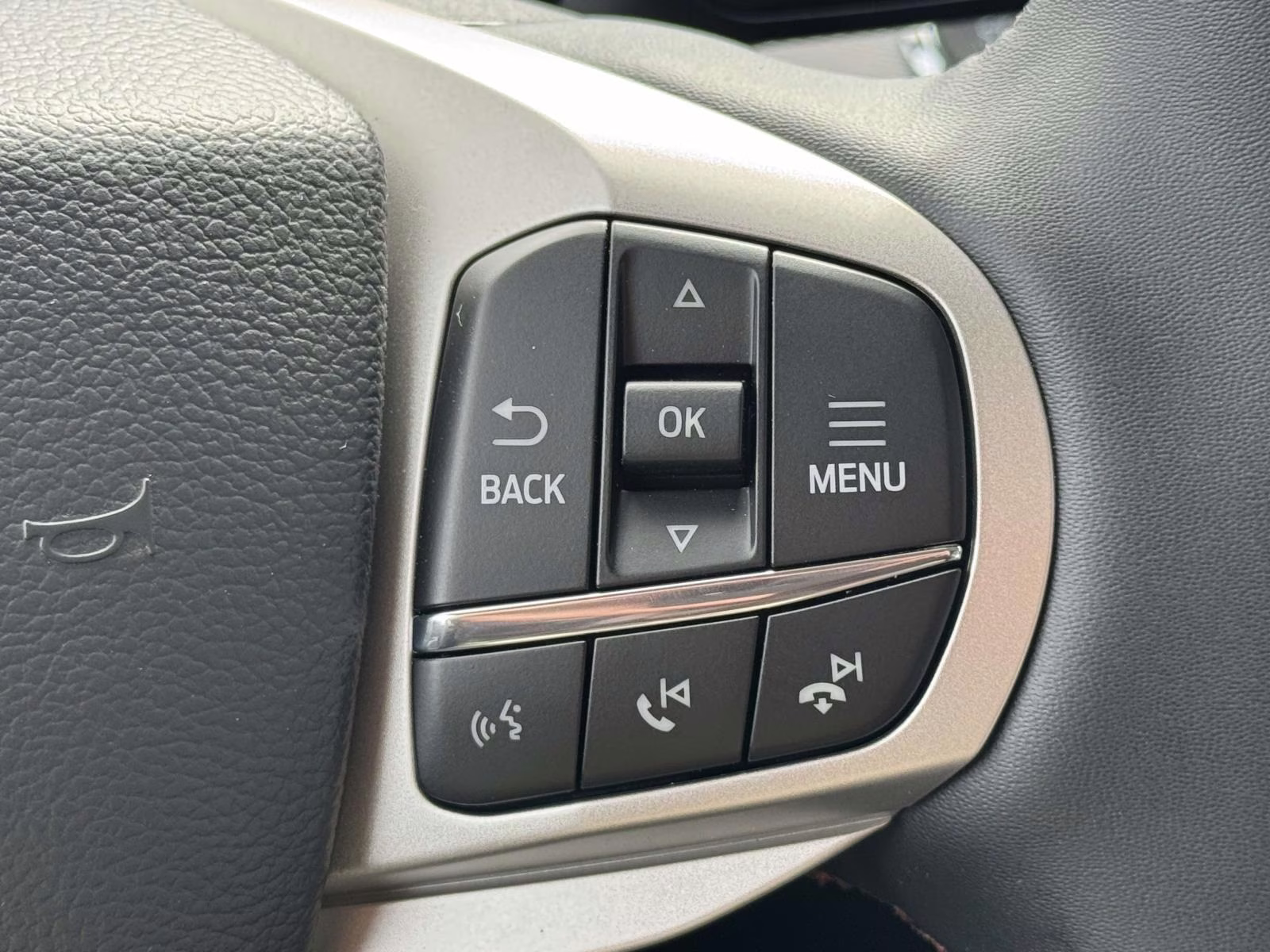 2026 Agate Black Metallic Ford Explorer Active w/100A Pkg 4WD 4X4 SUV