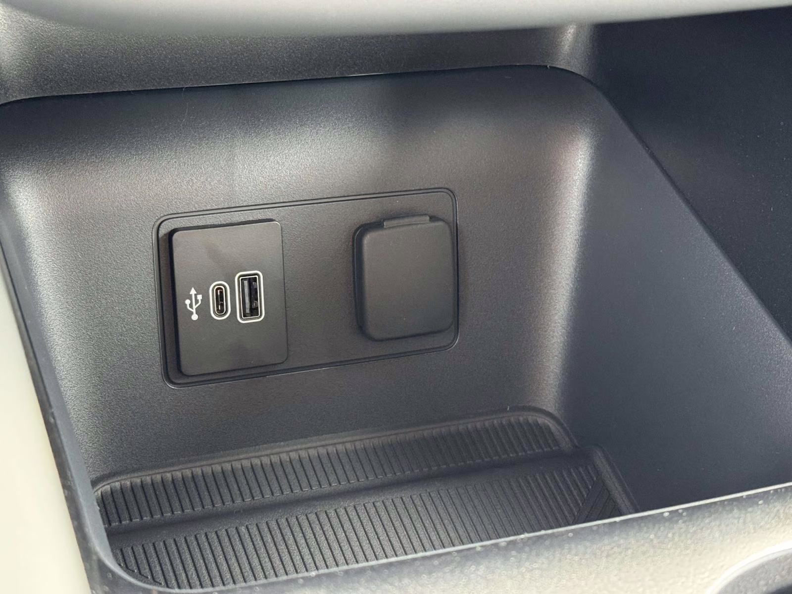 2026 Agate Black Metallic Ford Explorer Active w/100A Pkg 4WD 4X4 SUV