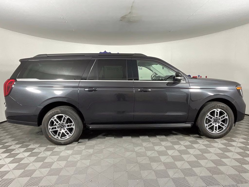2026 Gray Metallic Ford Expedition Max Active RWD SUV
