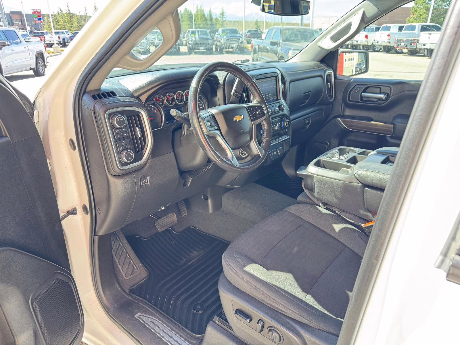2021 Summit White Chevrolet Silverado 1500 LT 4X4 Truck