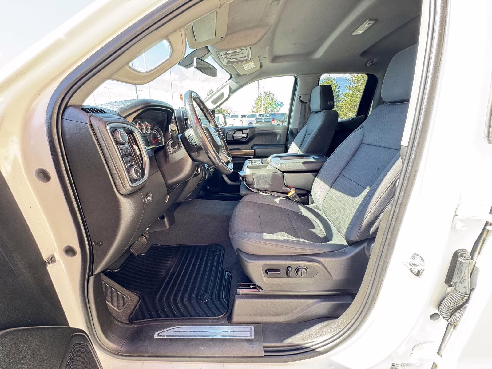 2021 Summit White Chevrolet Silverado 1500 LT 4X4 Truck