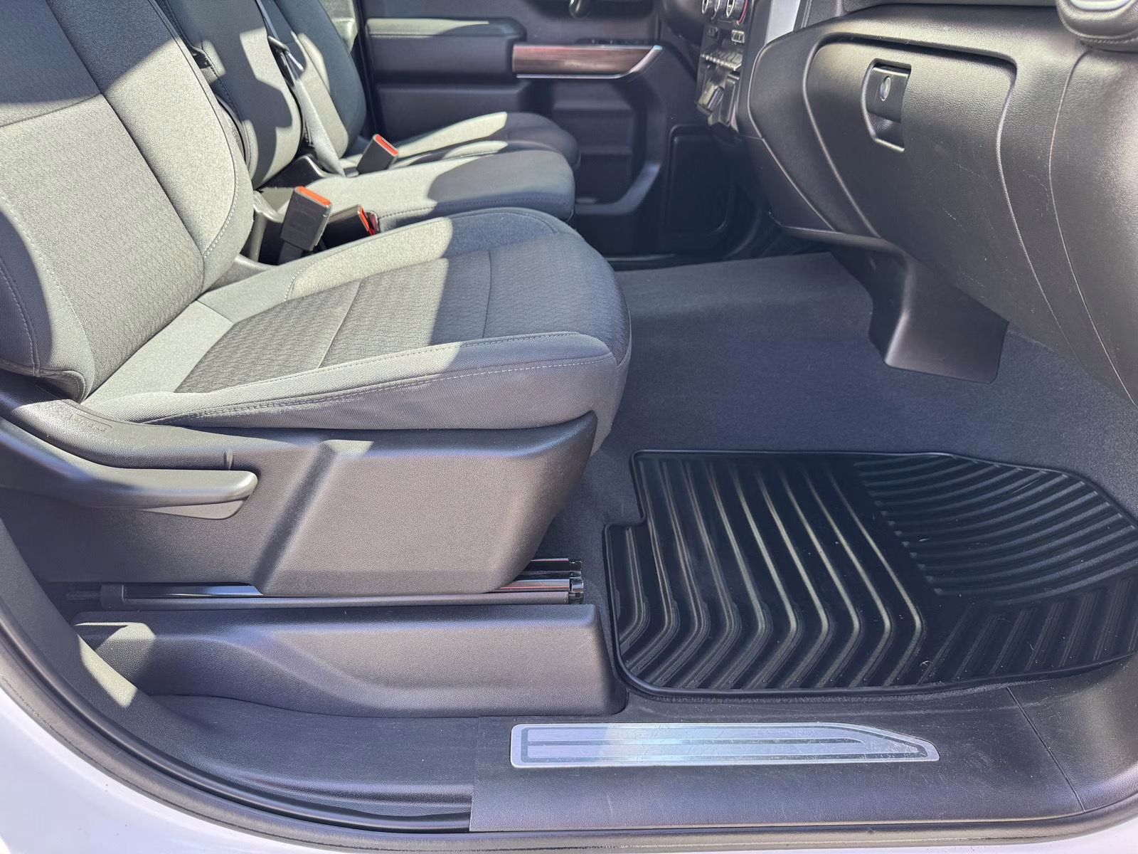 2021 Summit White Chevrolet Silverado 1500 LT 4X4 Truck