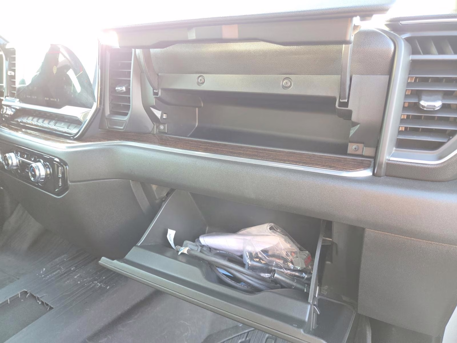 2023 Sterling Metallic GMC Sierra 1500 SLE 4X4 Truck