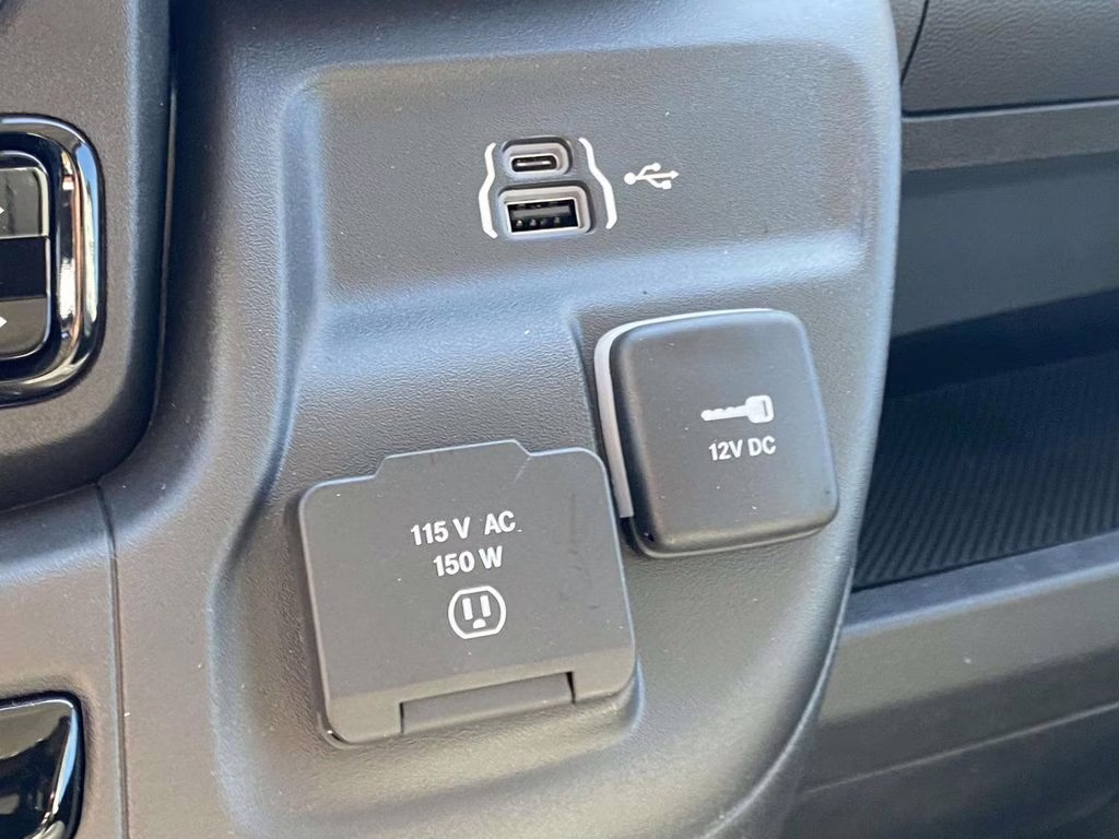 2026 Bright White Clearcoat Ram ProMaster 1500 Low Roof FWD Van