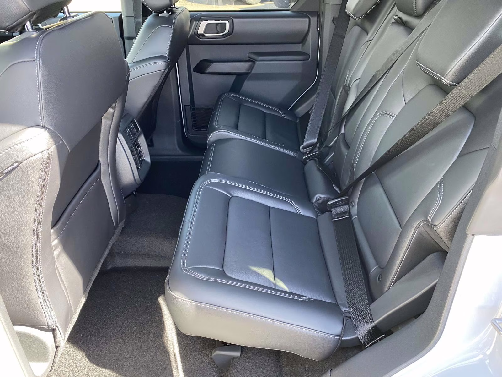 2026 Avalanche Ford Bronco Outer Banks 4X4 SUV