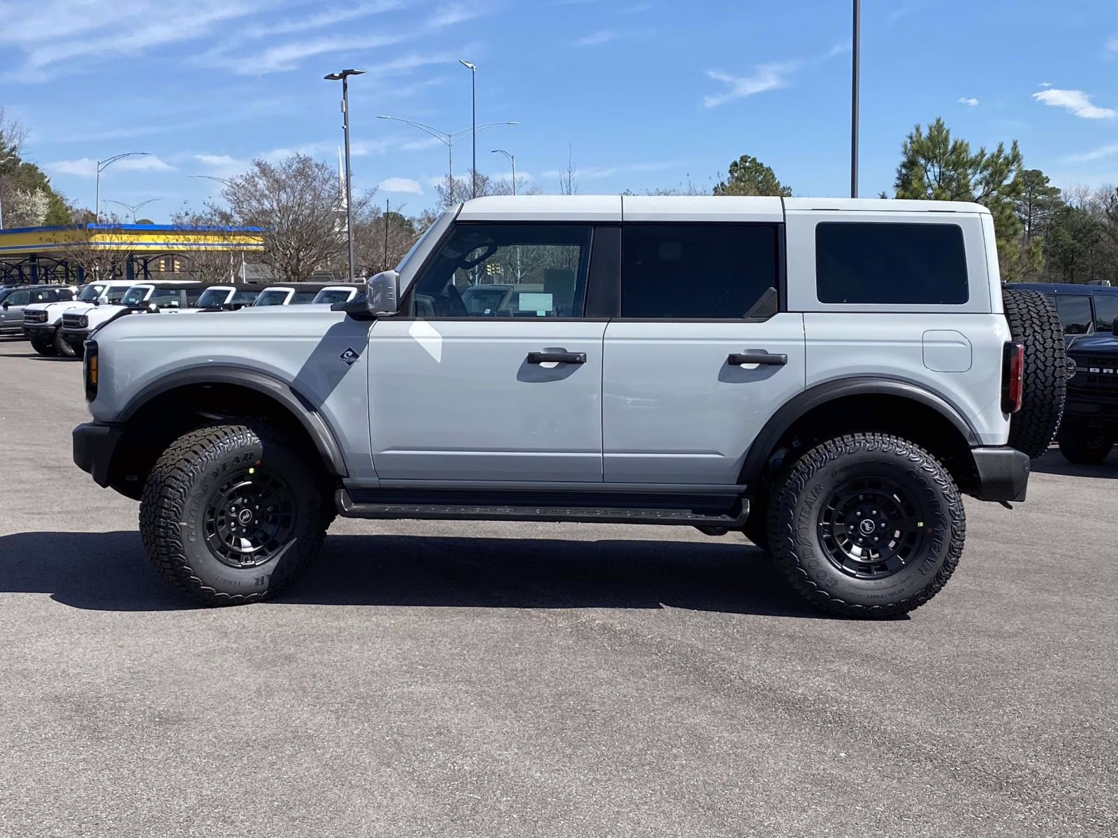 2026 Avalanche Ford Bronco Outer Banks 4X4 SUV