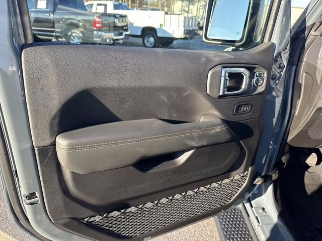 2026 Anvil Clearcoat Jeep Wrangler Sahara 4X4 Convertible