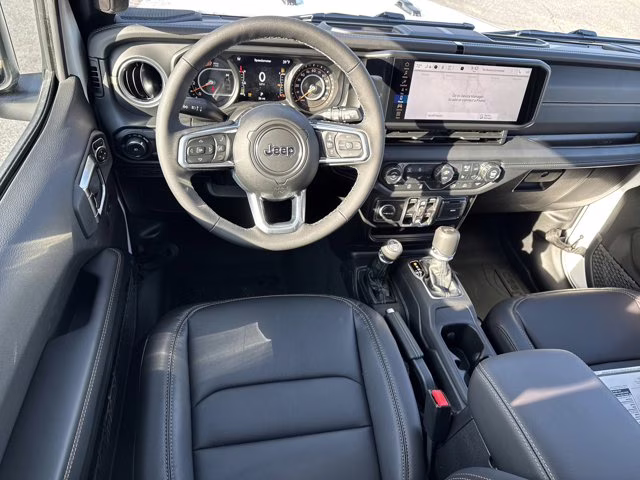 2026 Bright White Clearcoat Jeep Wrangler Sahara 4X4 Convertible