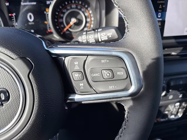 2026 Bright White Clearcoat Jeep Wrangler Sahara 4X4 Convertible