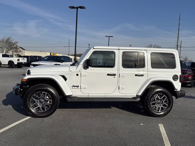 2026 Bright White Clearcoat Jeep Wrangler Sahara 4X4 Convertible
