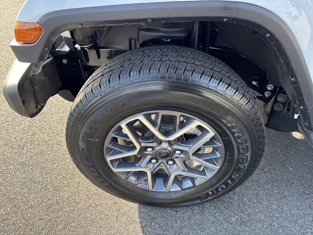 2026 Bright White Clearcoat Jeep Wrangler Sahara 4X4 Convertible