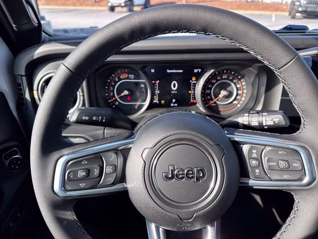 2026 Bright White Clearcoat Jeep Wrangler Sahara 4X4 Convertible