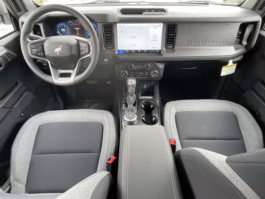 2026 Oxford White Ford Bronco Base 4X4 SUV