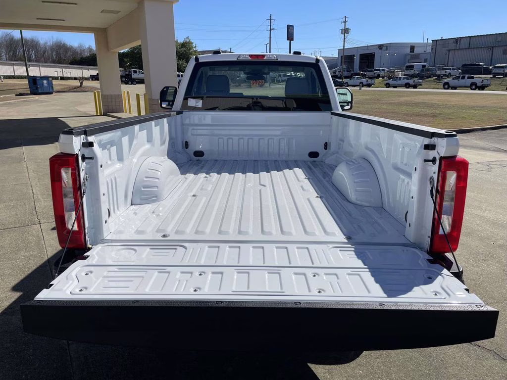 2026 Oxford White Ford Super Duty F-250 SRW XL RWD Truck