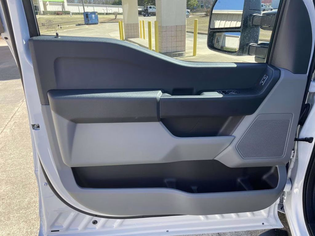 2026 Oxford White Ford Super Duty F-250 SRW XL RWD Truck