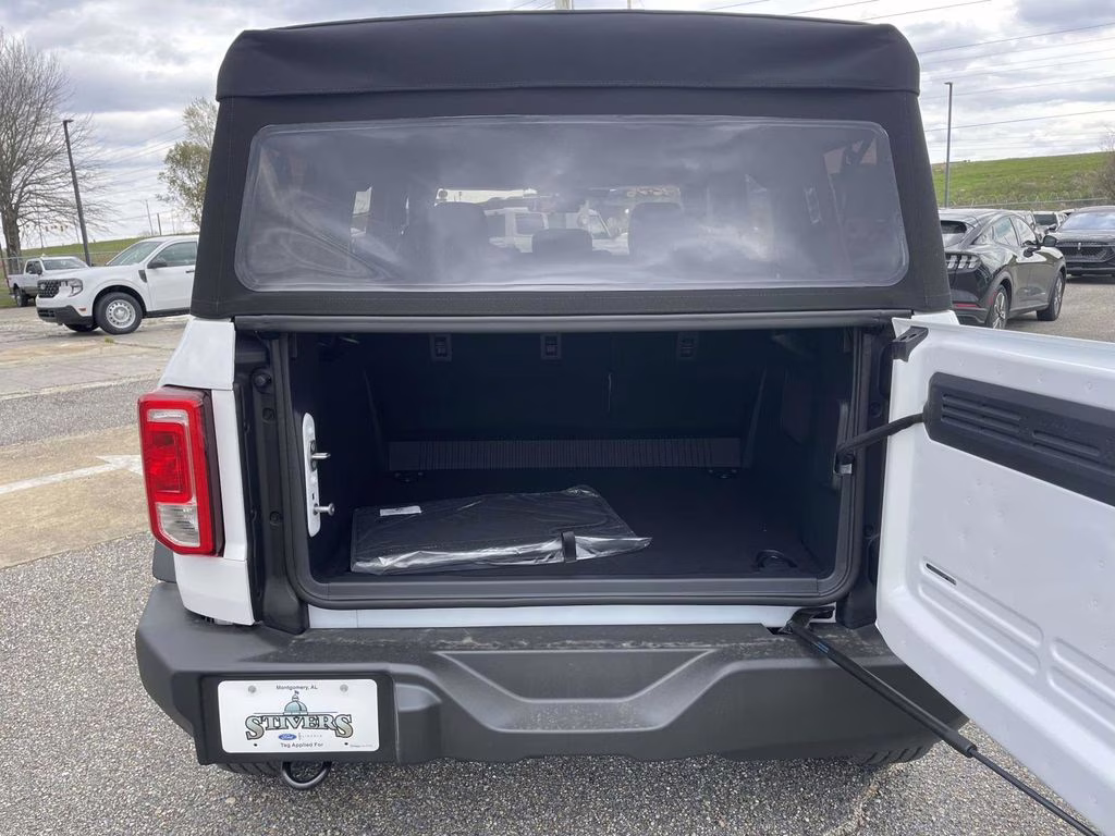 2026 Oxford White Ford Bronco Base 4X4 SUV