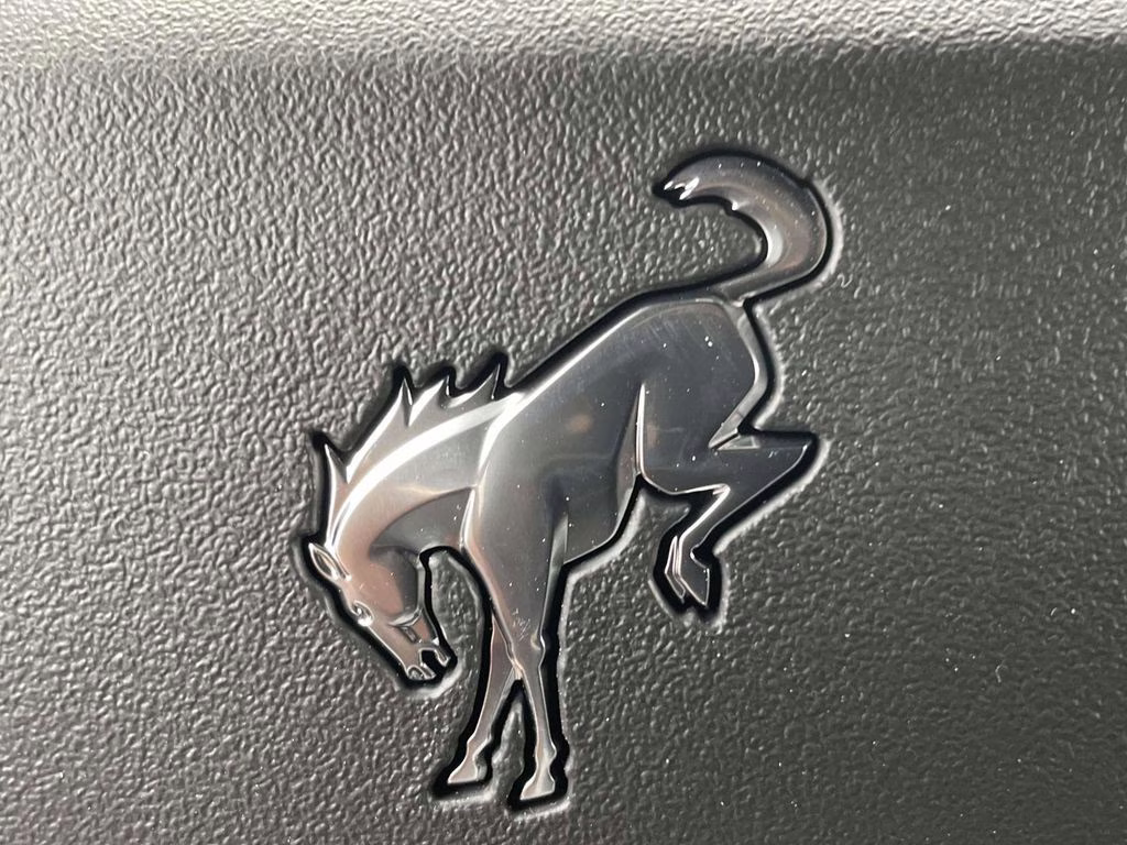 2026 Oxford White Ford Bronco Base 4X4 SUV