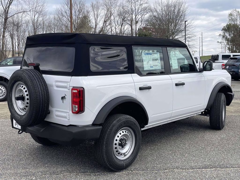 2026 Oxford White Ford Bronco Base 4X4 SUV