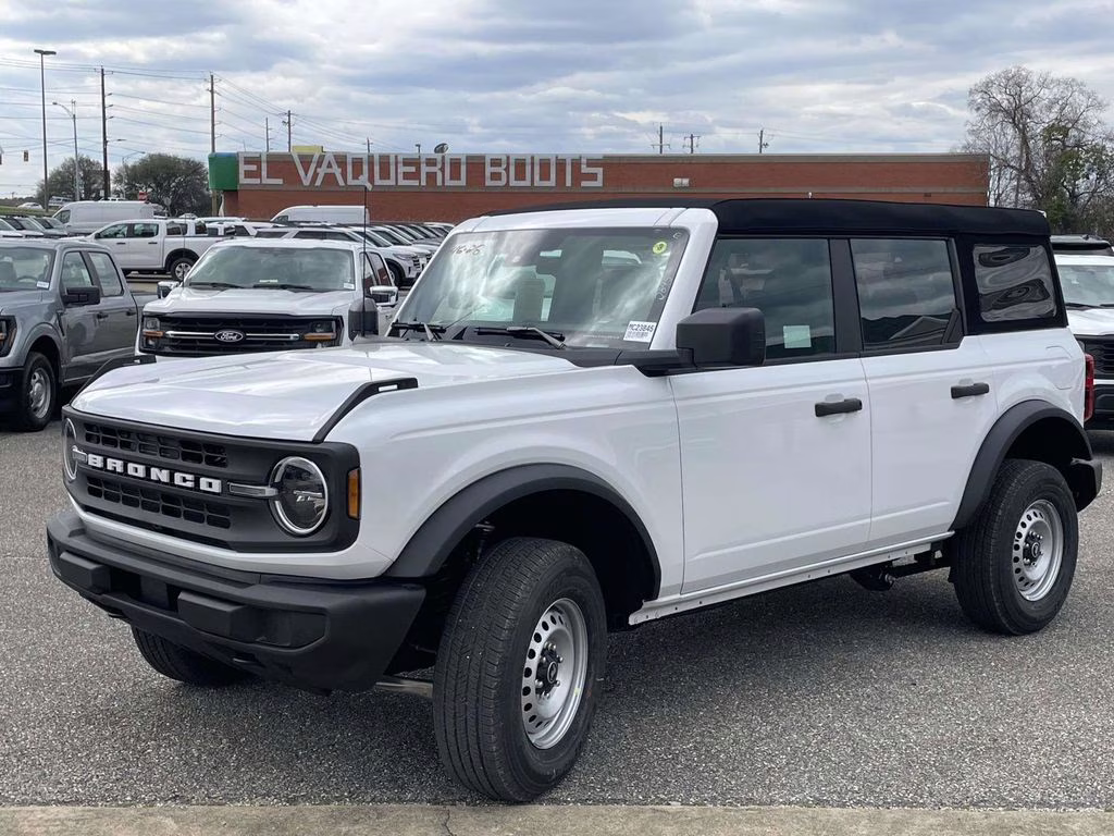 2026 Oxford White Ford Bronco Base 4X4 SUV