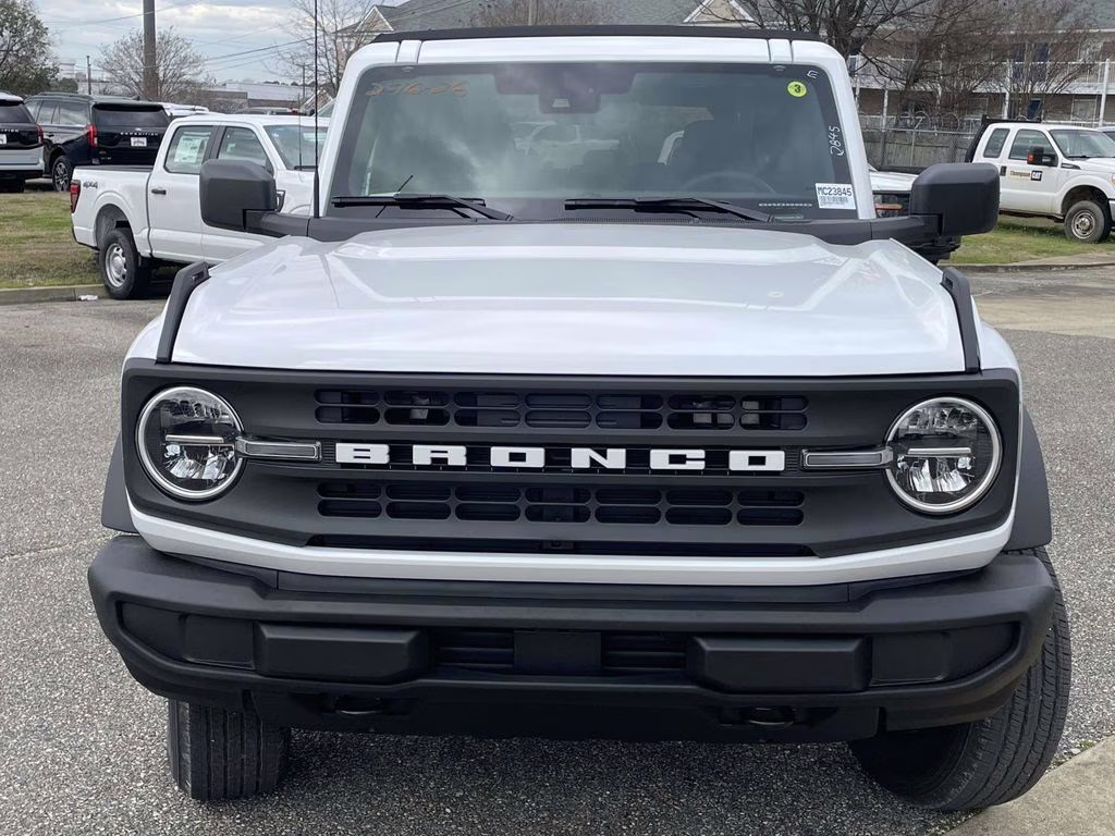 2026 Oxford White Ford Bronco Base 4X4 SUV
