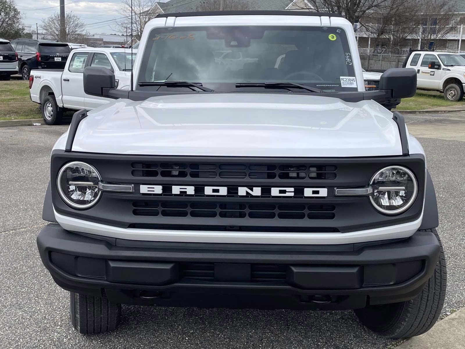 2026 Oxford White Ford Bronco Base 4X4 SUV