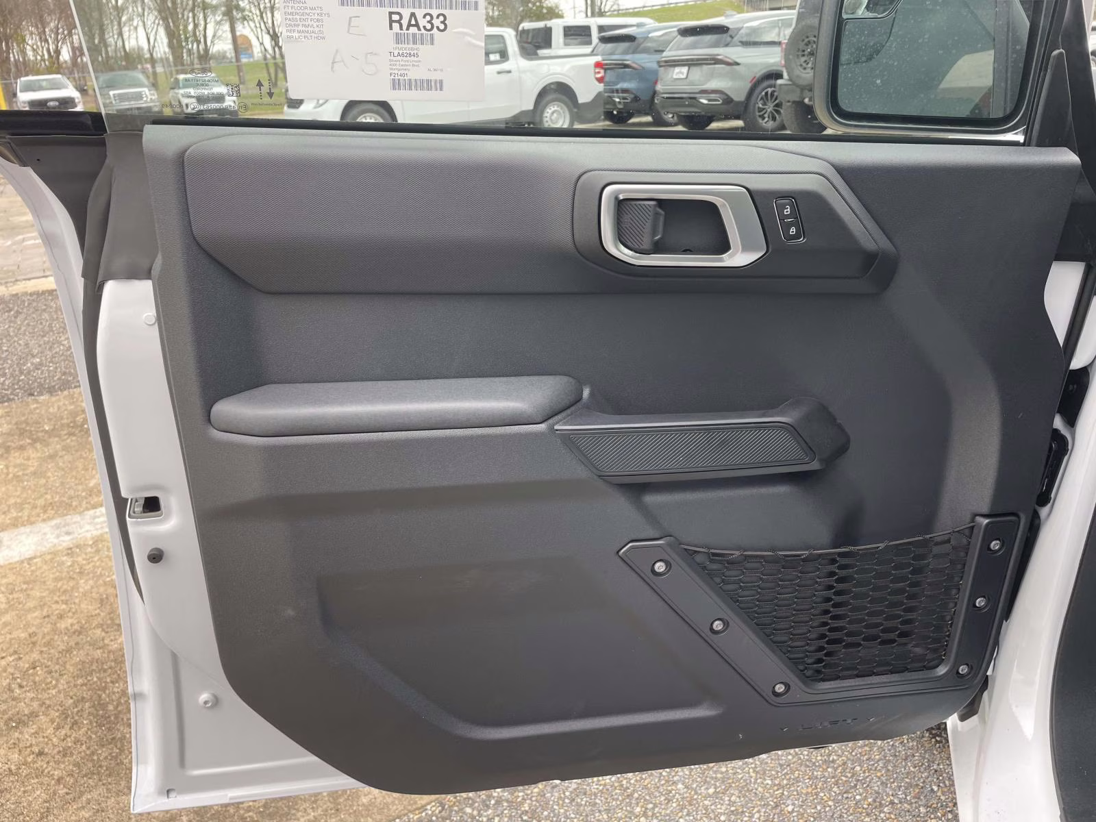 2026 Oxford White Ford Bronco Base 4X4 SUV