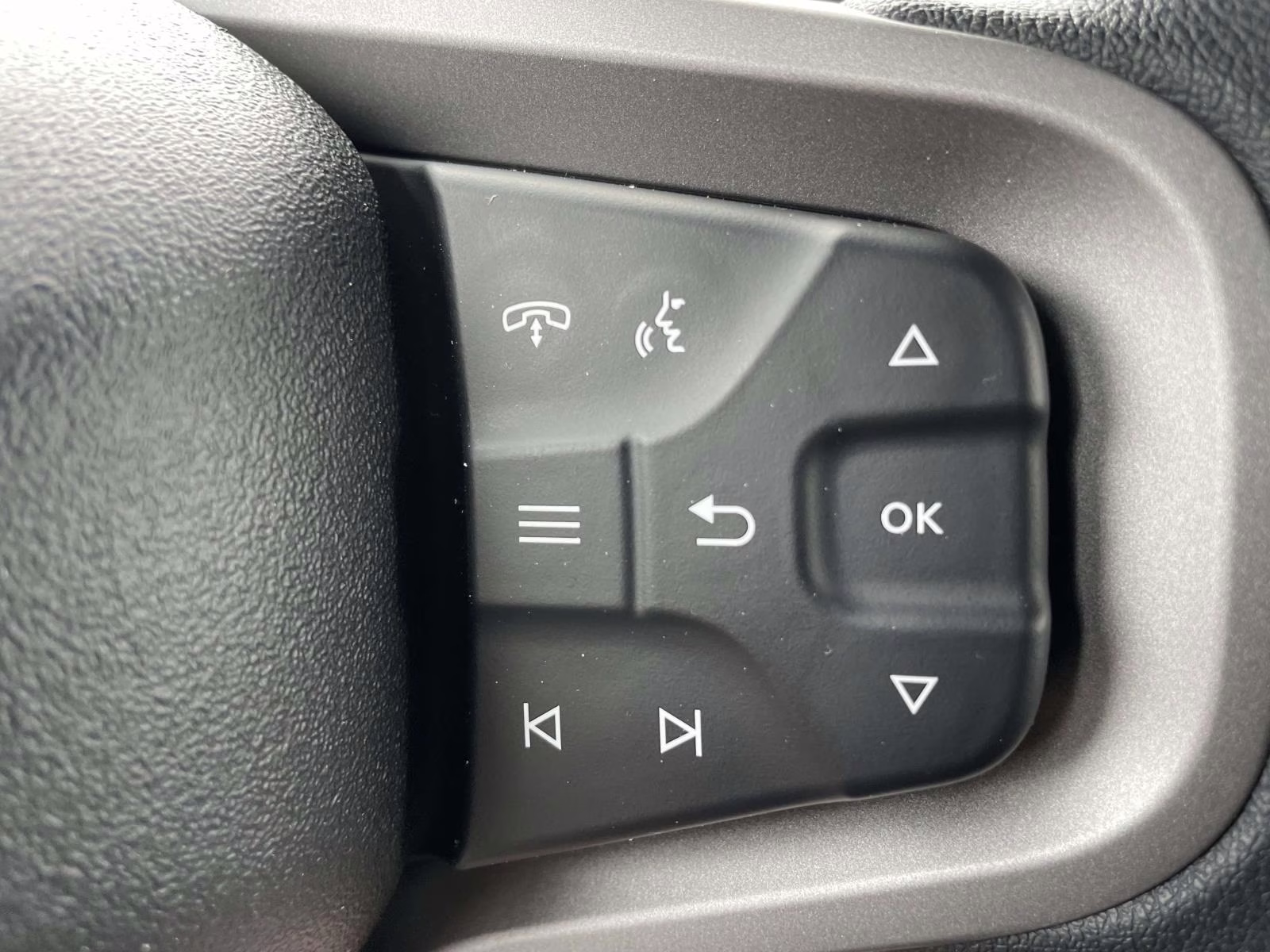 2026 Oxford White Ford Bronco Base 4X4 SUV