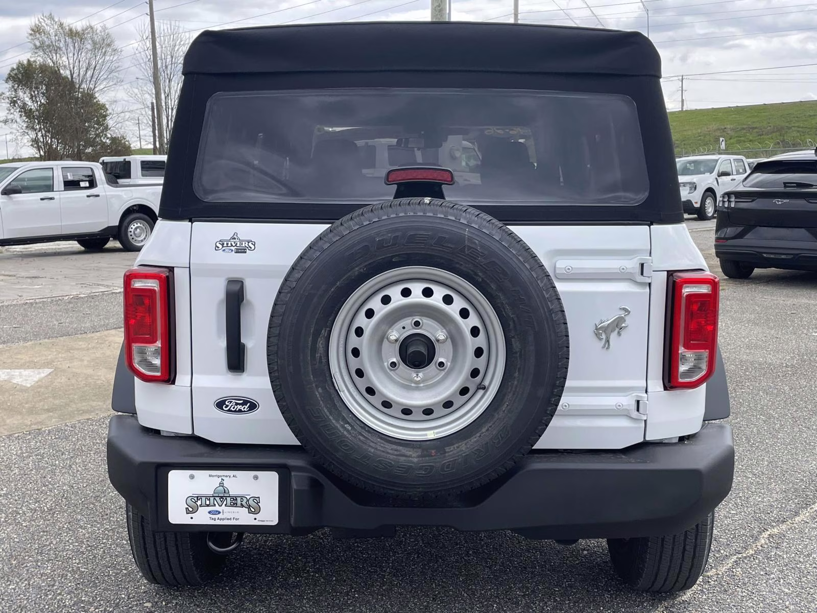 2026 Oxford White Ford Bronco Base 4X4 SUV