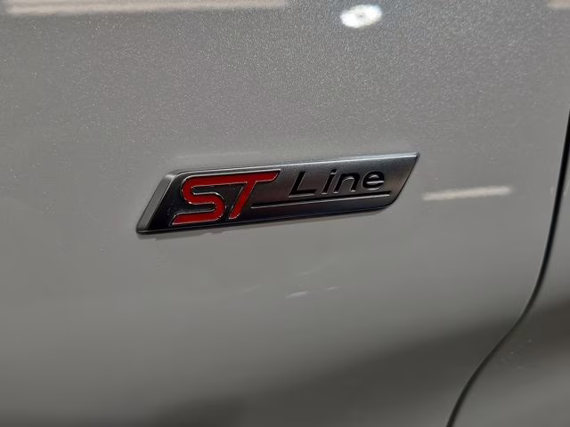 2026 Star White Metallic Tri-Coat Ford Explorer ST-Line 4X4 SUV