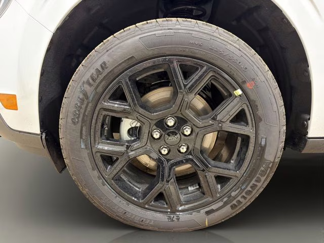 2026 Space White Metallic Ford Maverick Lariat AWD Truck