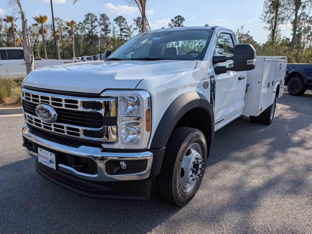 2026 Oxford White Ford Super Duty F-450 DRW XL 4X4 Truck