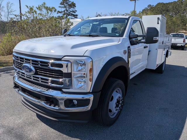 2026 Oxford White Ford Super Duty F-550 DRW XL 4X4 Truck