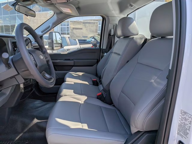 2026 Oxford White Ford Super Duty F-550 DRW XL 4X4 Truck