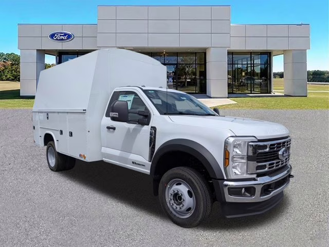 2026 Oxford White Ford Super Duty F-550 DRW XL 4X4 Truck