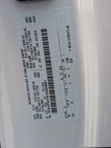 2026 Oxford White Ford Super Duty F-550 DRW XL 4X4 Truck