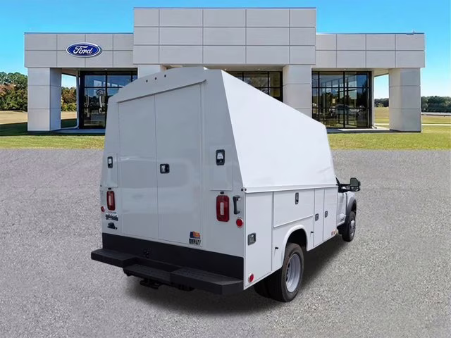 2026 Oxford White Ford Super Duty F-550 DRW XL 4X4 Truck