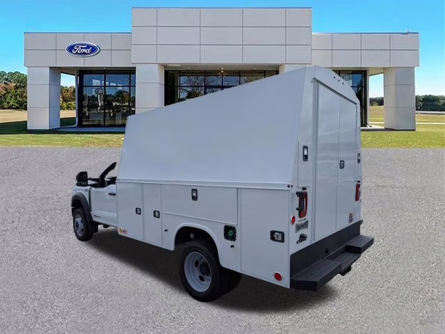 2026 Oxford White Ford Super Duty F-550 DRW XL 4X4 Truck