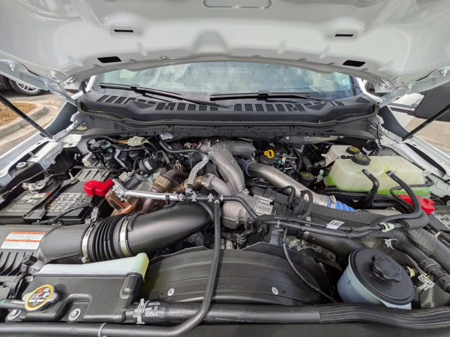 2026 Oxford White Ford Super Duty F-550 DRW XL 4X4 Truck