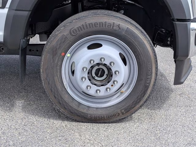 2026 Oxford White Ford Super Duty F-550 DRW XL 4X4 Truck