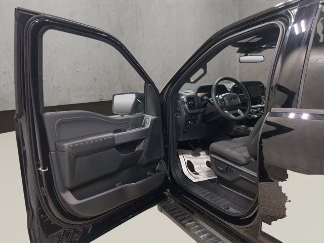 2026 Agate Black Metallic Ford F-150 XLT Black Appearance 4X4 Truck