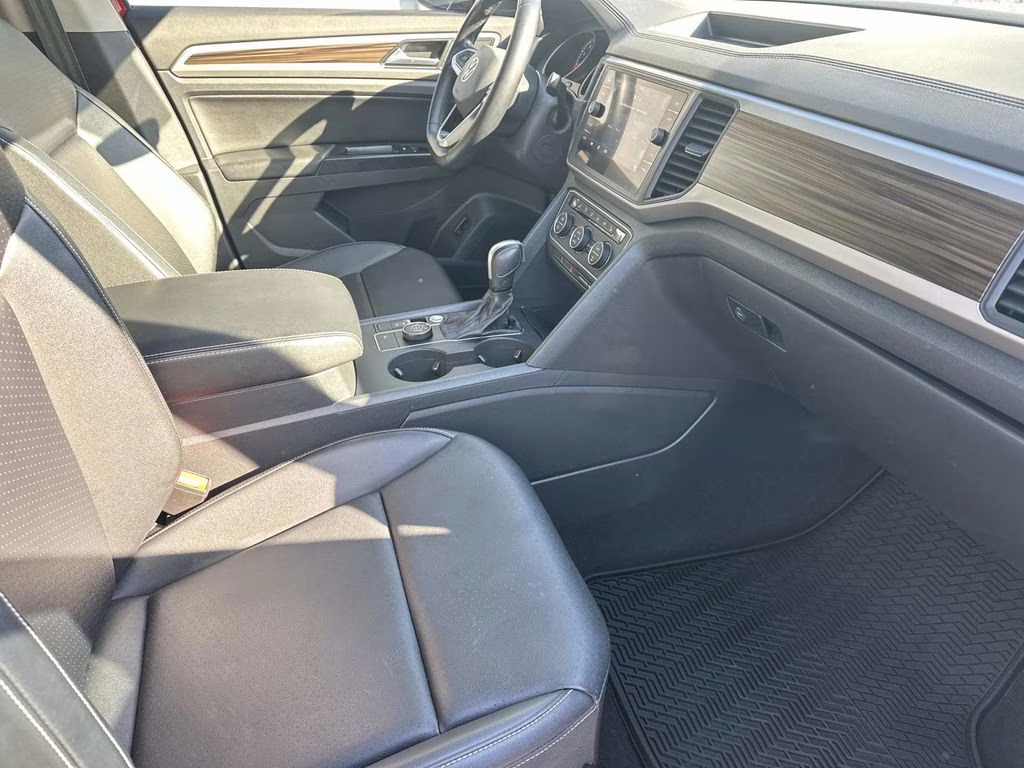 2021 Red Metallic Volkswagen Atlas 3.6L V6 SE w/Technology AWD SUV