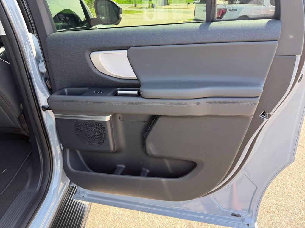 2026 Glacier Gray Metallic Tri-Coat Ford Expedition Max Active w/Black Tuxedo Wrap & 24" Spoke Niche Wheel 4X4 SUV